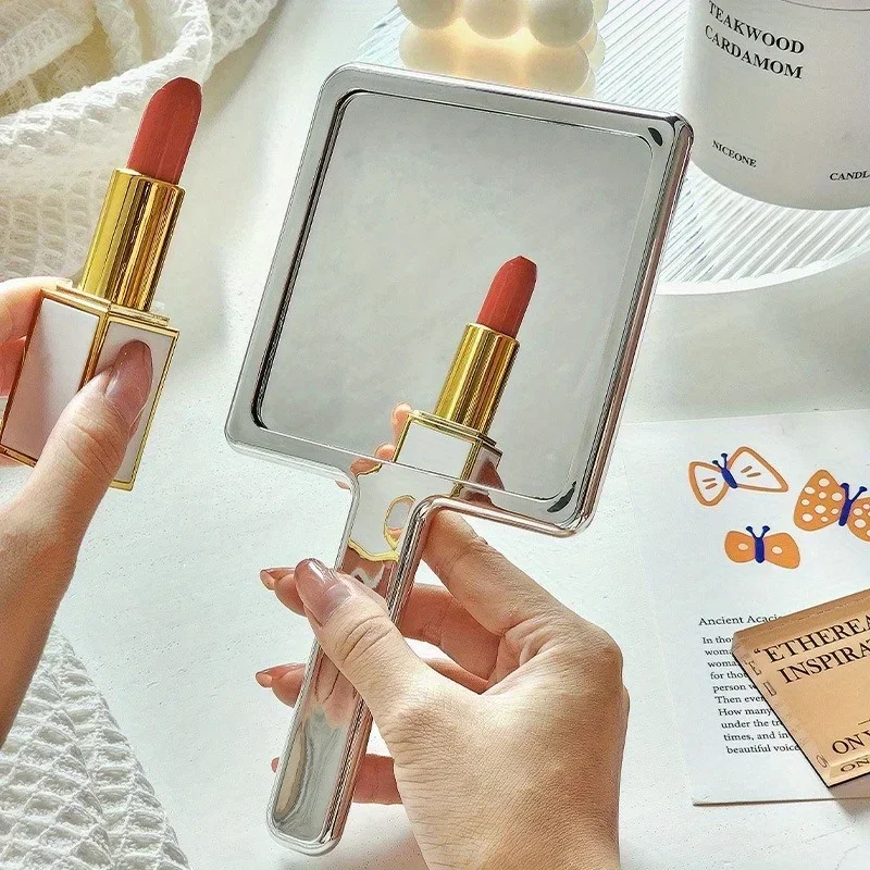مرآة مكياج محمولة مطلية بالكهر - مراجعة Beauty Makeup Hd وسعره