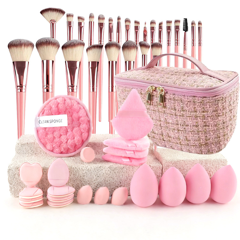 مجموعة فرش مكياج أنيقة بتصميم  - مراجعة Beauty Bag Makeup وسعره