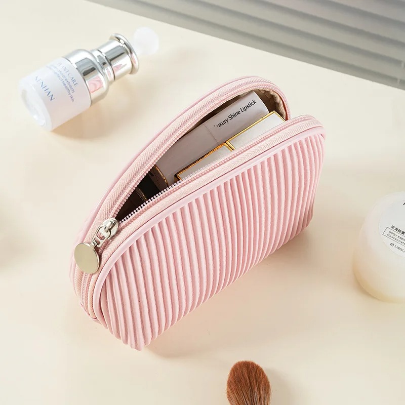 حقيبة مكياج لطيفة من جلد البول - مراجعة Makeup Organizer وسعره