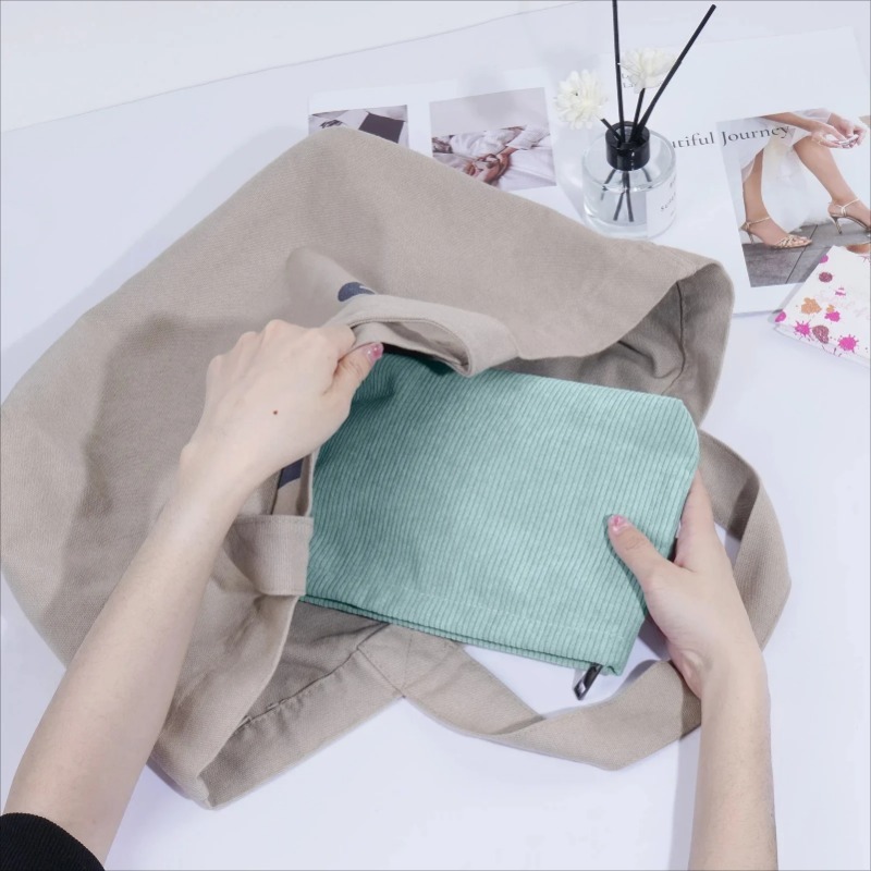 سروال قصير للسفر حقيبة مستحضرا - مراجعة Beauty Bag Makeup وسعره